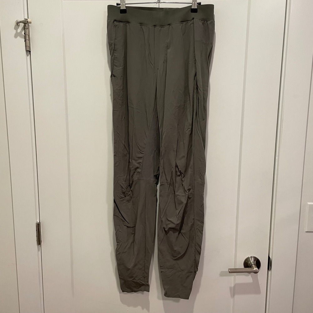 Lululemon License to Train Jogger Pants Mens Olive Green Tapered Athletic 2269